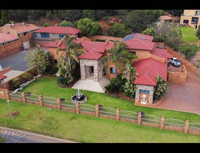 9 BEDROOM HOUSE FOR SALE IN MEYERSDAL